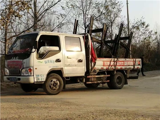 三門峽振動放礦機抵達礦部