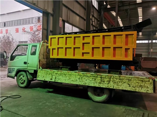 西桐嶼側卸式礦車發貨成功